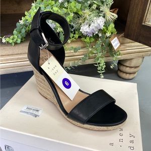 Women’s Lola Wedges